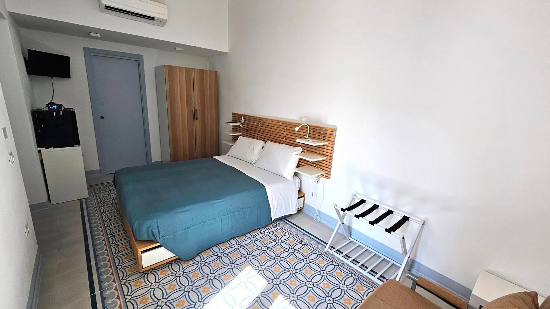 Rosa Dei Venti Guest House Càbras 0*,  Italia